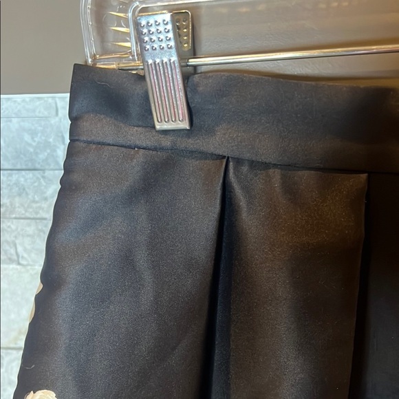 H&M Black A-Line Pleated Sateen Floral print skirt size 10 - Picture 4 of 16